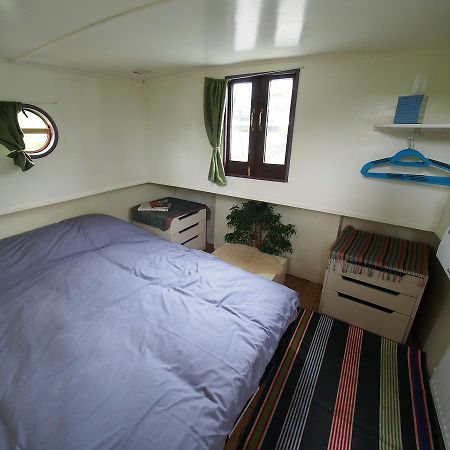 Roisin Dubh Houseboat Hotel Sallins Eksteriør billede