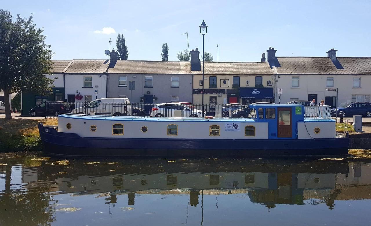 Roisin Dubh Houseboat Hotel Sallins Eksteriør billede
